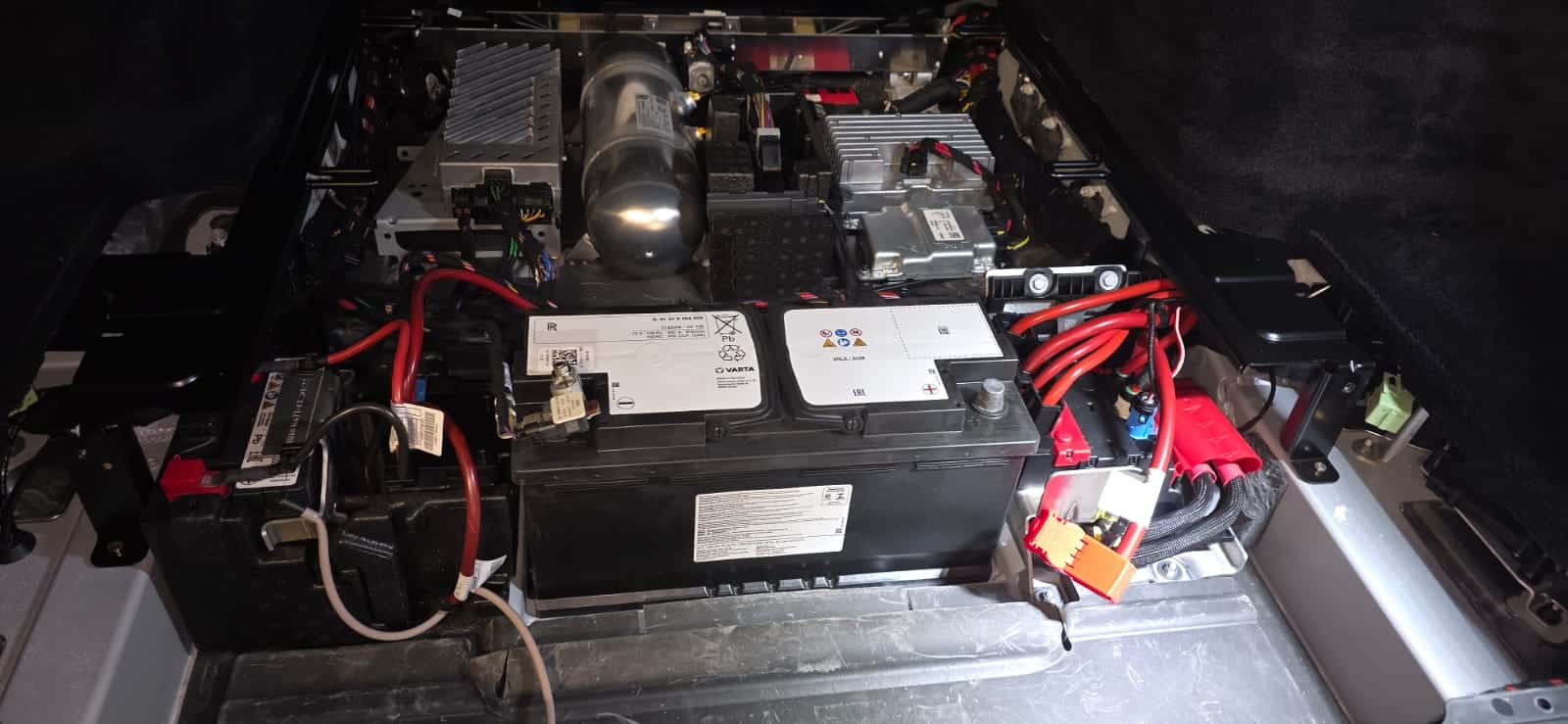 Car Battery Replacement Hero Section Image